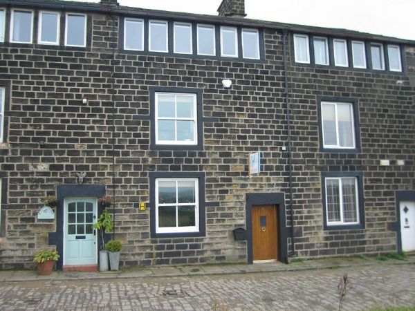 Clegg Hall Road, Littleborough - ENJOY THE PICTURESQUE COUNTRYSIDE VIEWS FROM THIS FABULOUS WEAVERS COTTAGE 